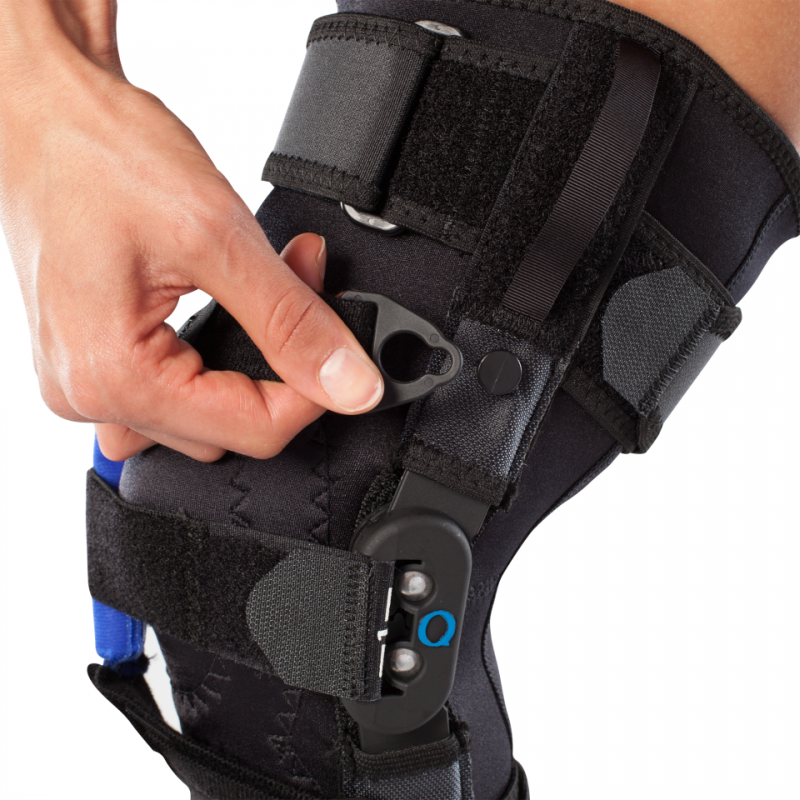BioSkin QLok Patella Tracking Knee Brace